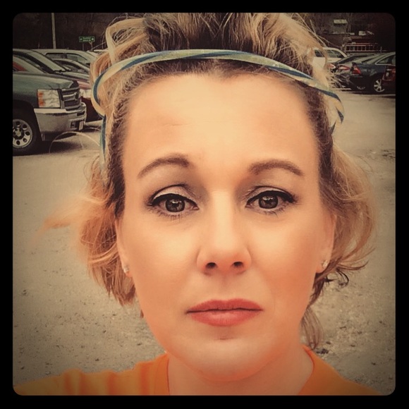 Meet your Posher, Andrea - Picture 1 of 1